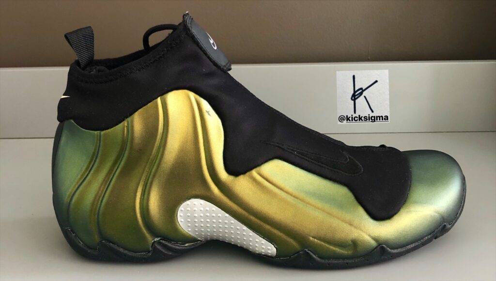 The Nike Flightposite 1, metallic gold, right shoe lateral view. 