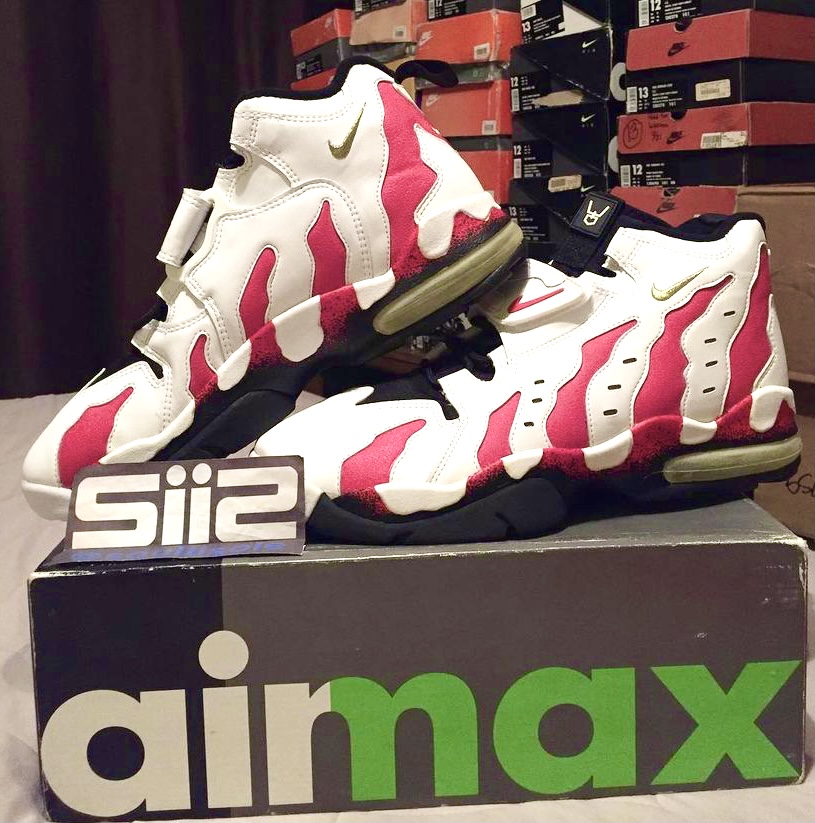 The Nike Air DT Max with box. 